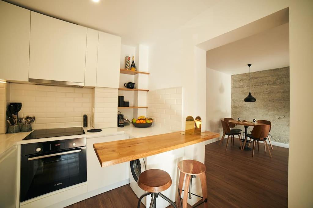 Ultracentral Two Rooms Apartment In Bukarest Exteriör bild